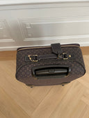 Louis Vuitton - preattiredubai